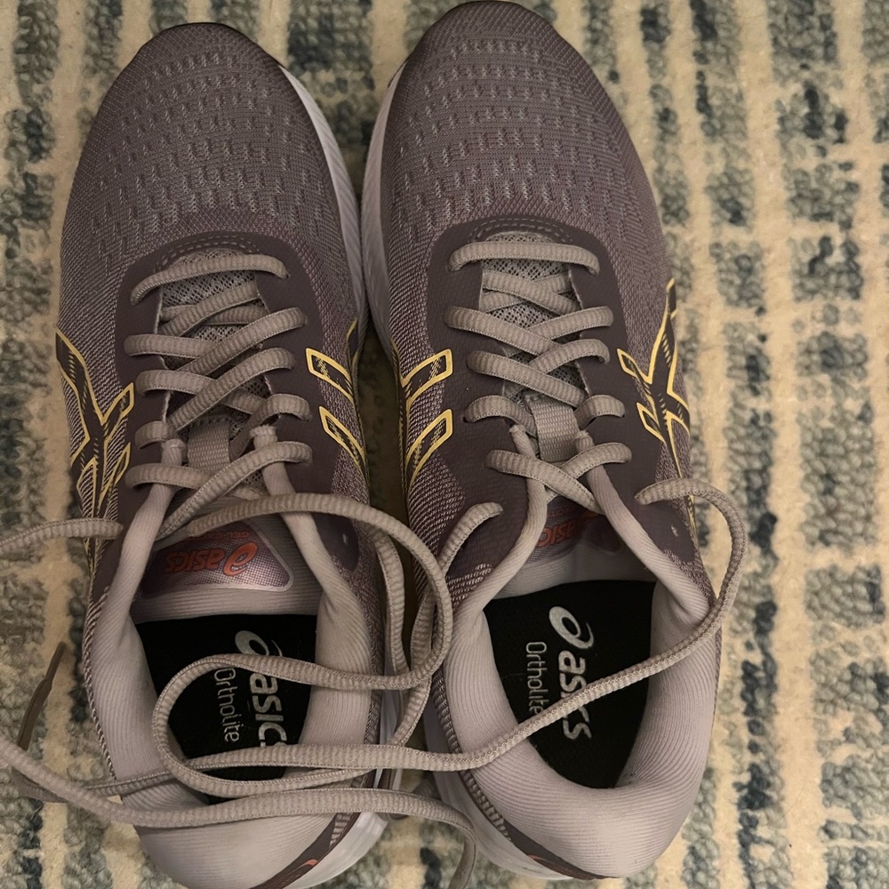 Asics Gray Athletic Shoes with Cushioned Sole and Mesh Upper